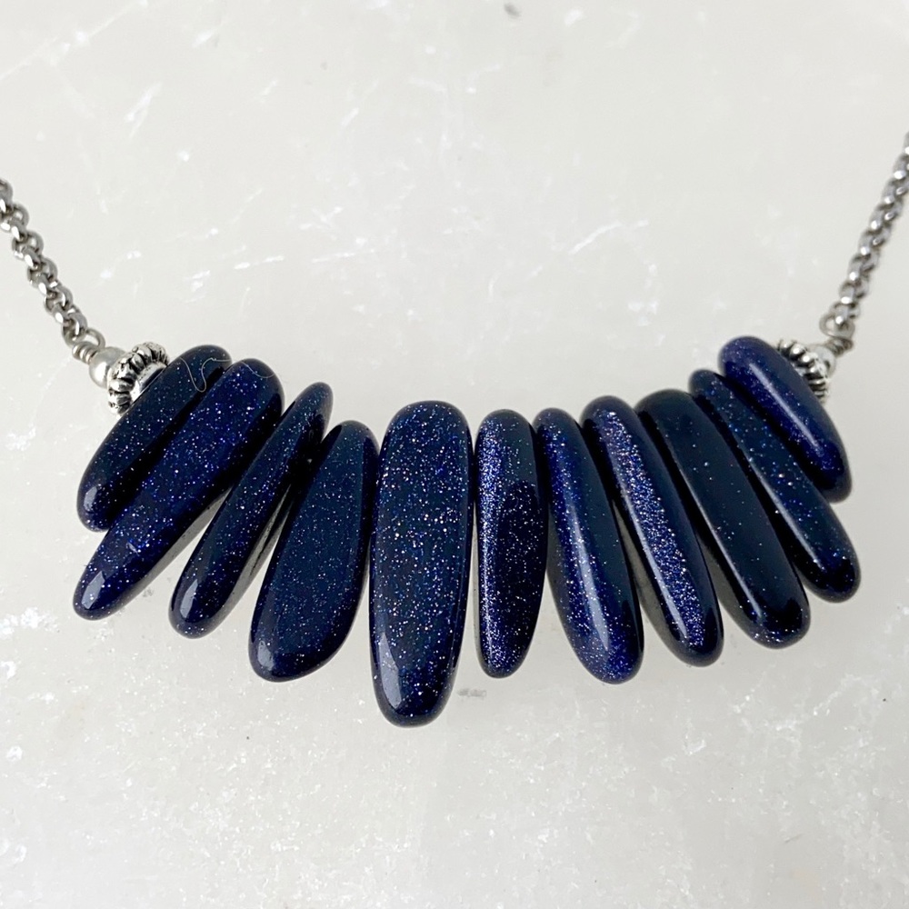 Blue midnight goldstone necklace & earrings set - Picture 7 of 9